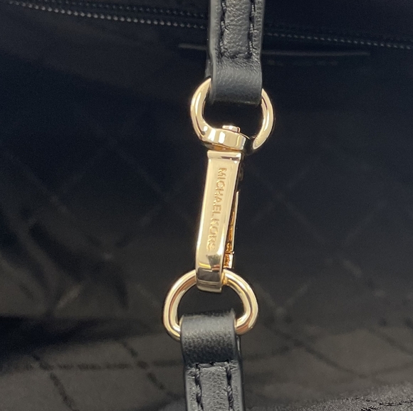 $378 Michael Kors JET SET 💅🏻🖤✨ MD BLACK CARRYALL BAG MK HANDBAG PURSE NWT - Picture 6 of 6